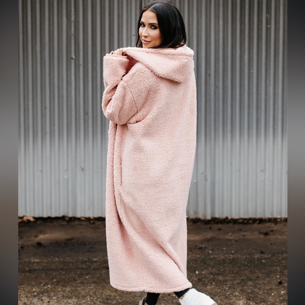 Smash+Tess x Kaitlyn Bristowe UNWIND LONG TEDDY HOODIE ROSÉ PINK